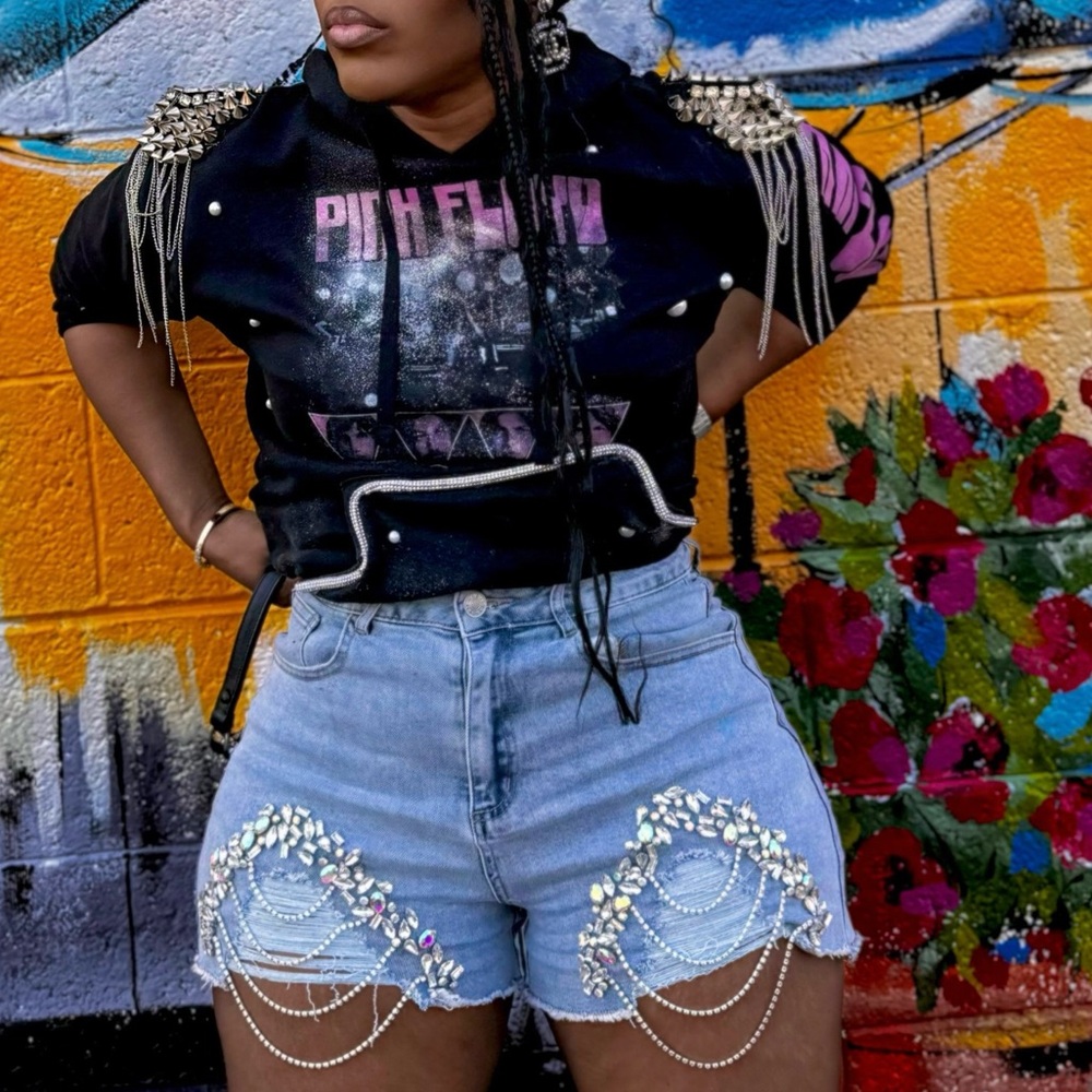 RHINESTONE RIPPED DENIM SHORTS - Picture 3 of 5